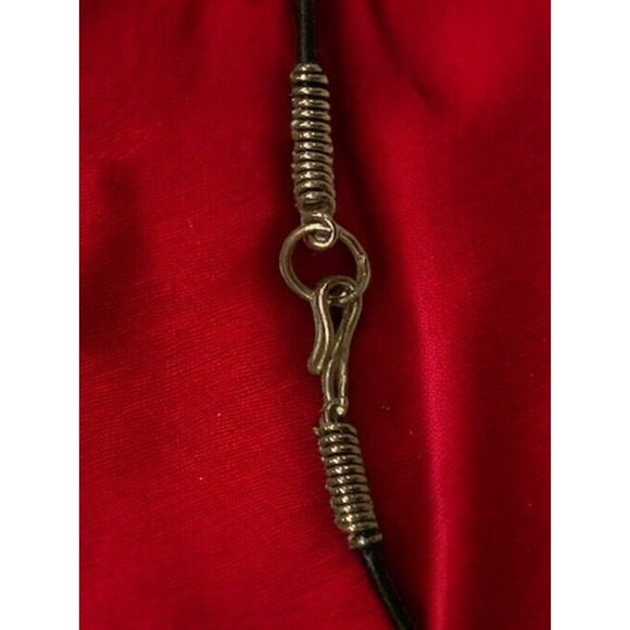 Vintage Brass Etched Perfume Bottle Vial Poison Necklace VG - Picture 3 of 3